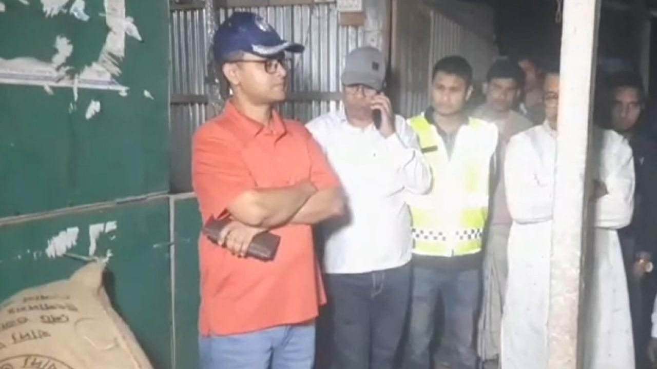 ভূরুঙ্গামারীতে ভিজিএফ এর ৮শ বস্তা চাল উদ্ধার 