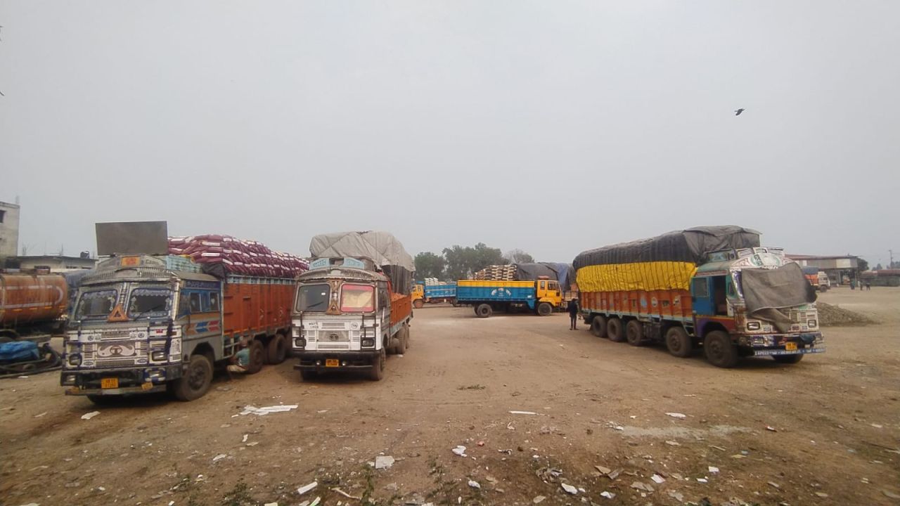 হিলি স্থলবন্দরে ২০৩ কোটি টাকা রাজস্ব ঘাটতি।