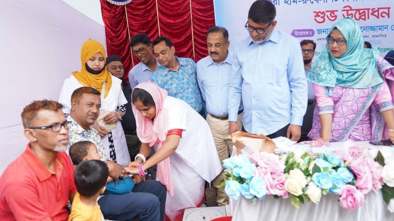 ময়মনসিংহ সিটি এলাকায় হাম-রুবেলা টিকাদান কর্মসূচির উদ্বোধন করলেন প্রশাসক 