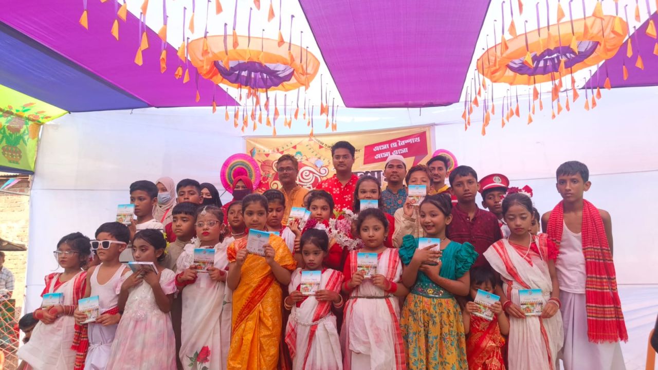 পালংখালী অ্যালফাবেট কিটস্ স্কুলে বৈশাখী উল্লাস: মেলা ও বর্ণিল আয়োজনে বরণ ১৪৩৩।