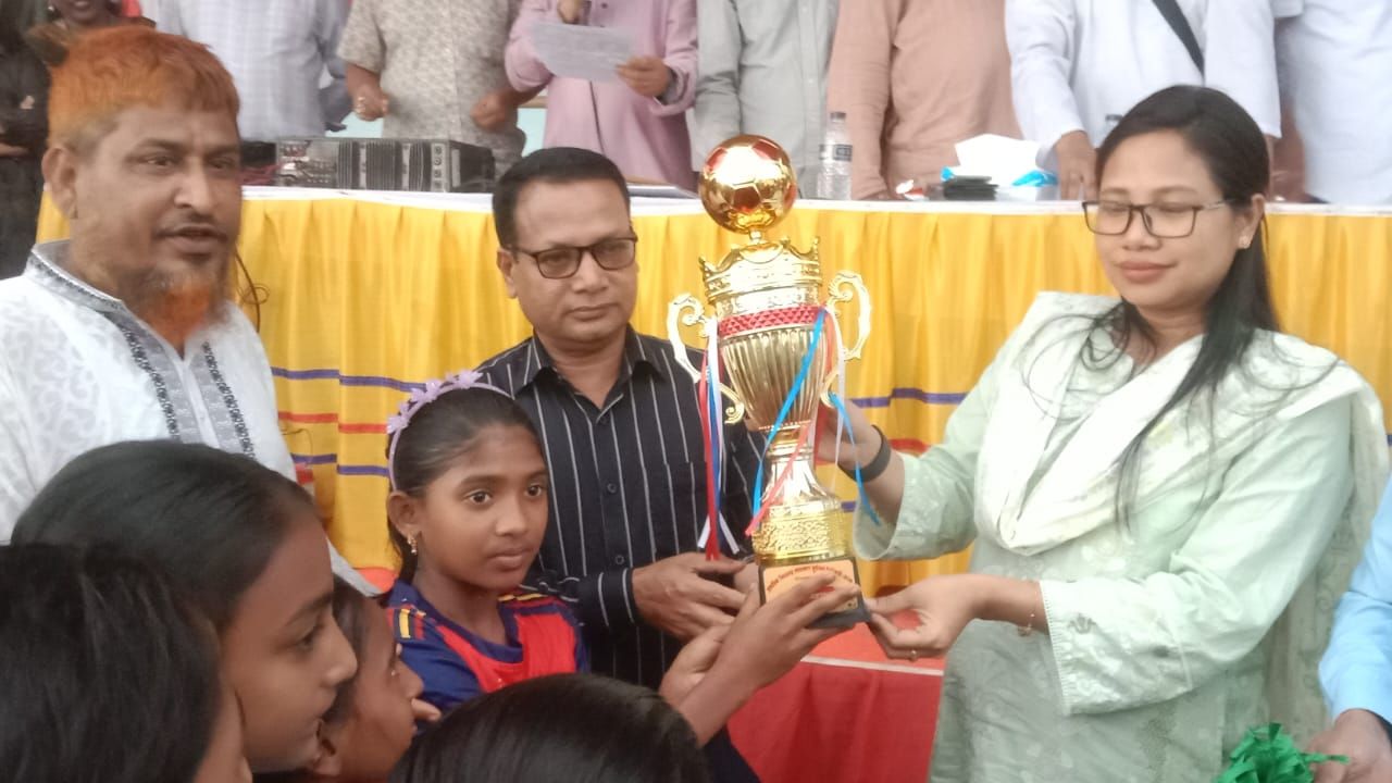 শিশুদের ফুটবল উন্মাদনায় মুখর ছাতক, চ্যাম্পিয়ন বৌলা সরকারি প্রাথমিক বিদ্যালয়।