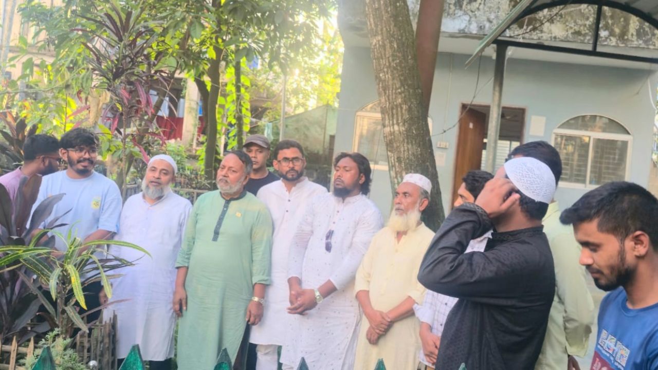 ময়মনসিংহে শহীদ সাগরের কবর জিয়ারতের মধ্য দিয়ে জুলাই কর্মসূচির শুরু করেছে জেলা এনসিপি