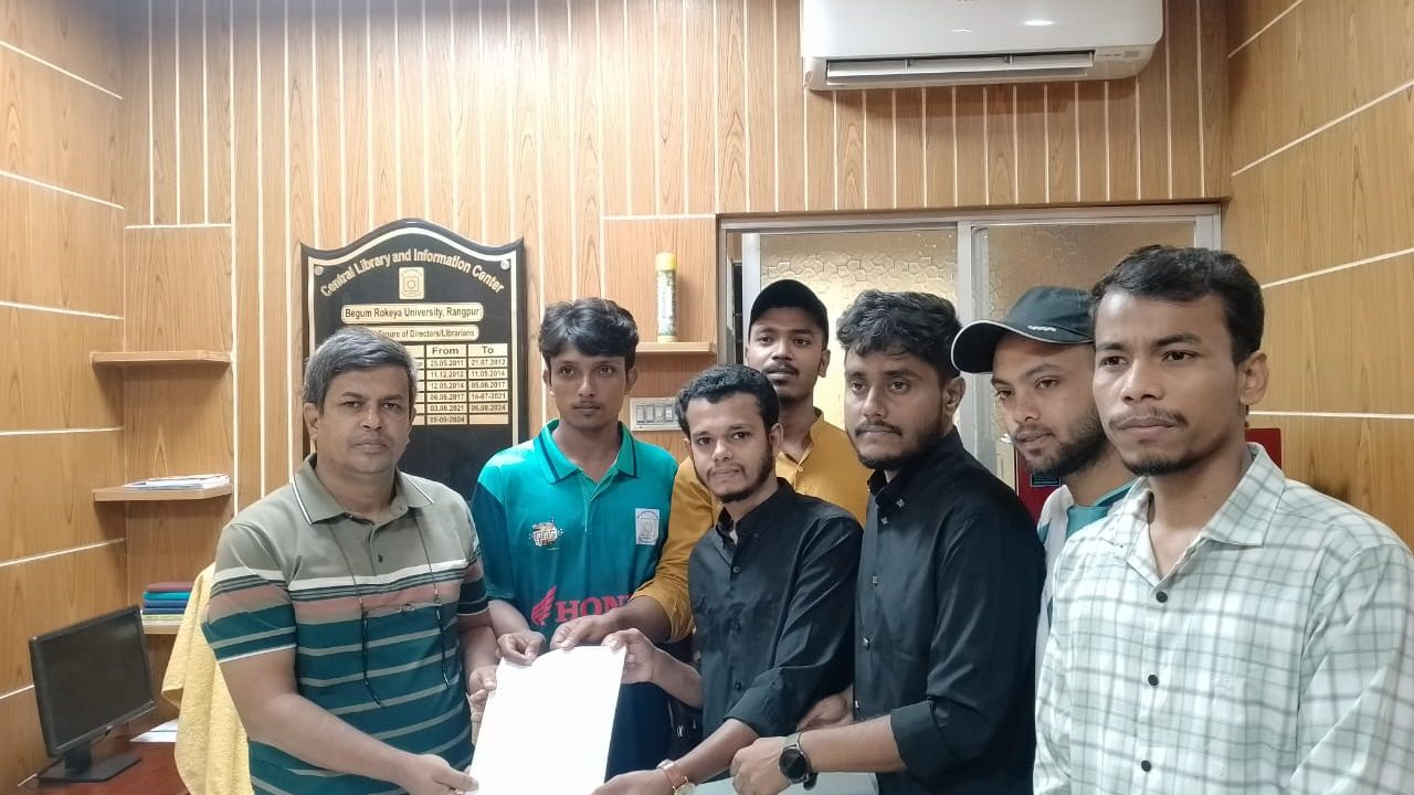 বেরোবির  লাইব্রেরীর ওয়াসরুম, গ্যারেজ ও আসন সংখ্যা বৃদ্ধির দাবিতে ছাত্রদল নেতা মাসুদের নেতৃত্বে স্মারকলিপি প্রদান