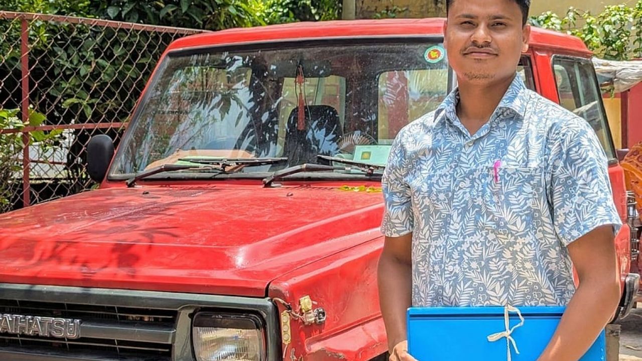বিসিএস ও সেনা কর্মকর্তার পরিচয় দিয়ে প্রতারণা, অবশেষে ধরা খেল যুবক