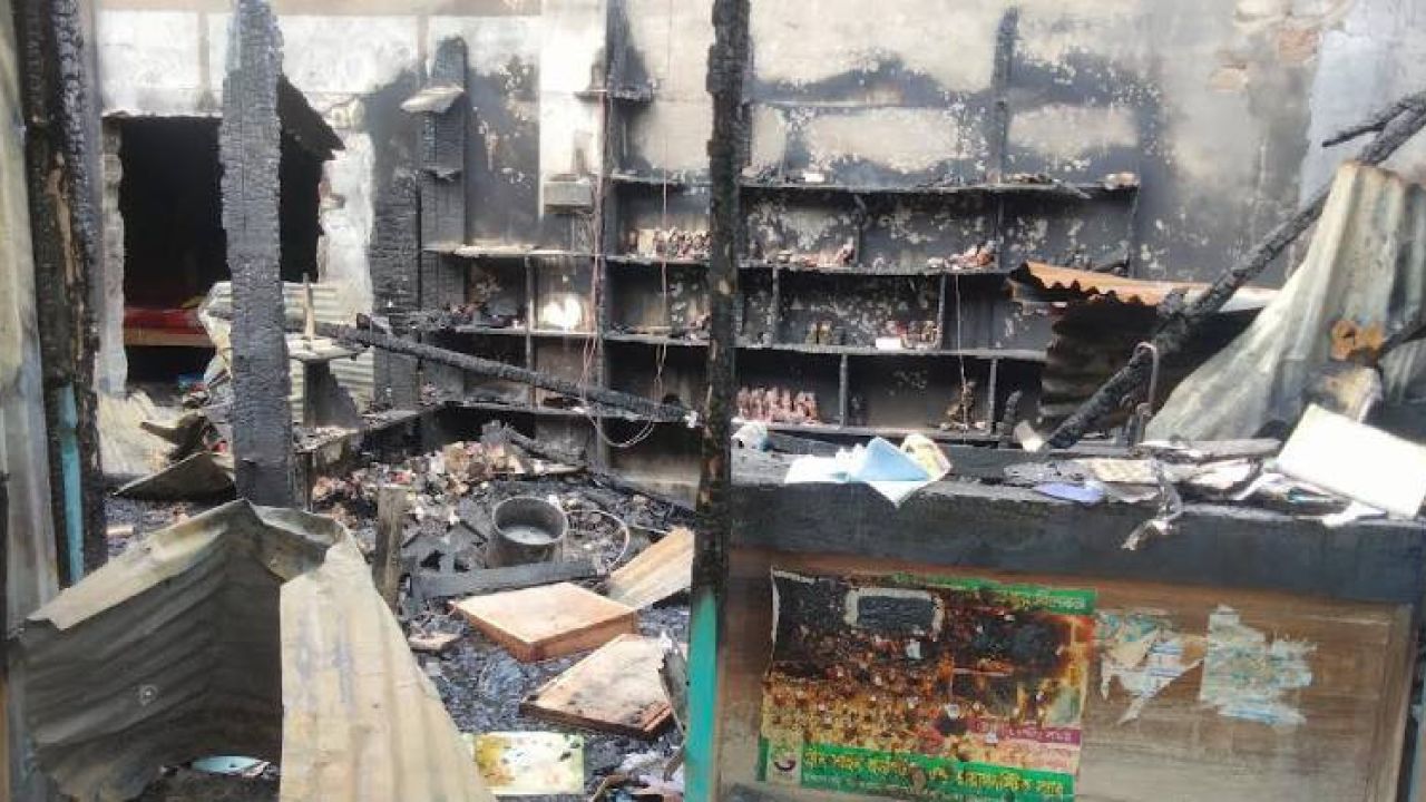 নিজের দোকানে আগুন, দাবানলে ভস্মীভূত পাশের ৫ ব্যবসায়ীর দোকান