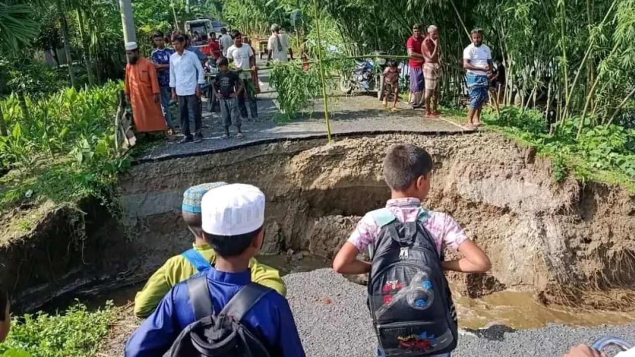 তিস্তার আকস্মিক বন্যায় ভেঙে গেল সড়ক, ভোগান্তিতে ২ হাজার পরিবার