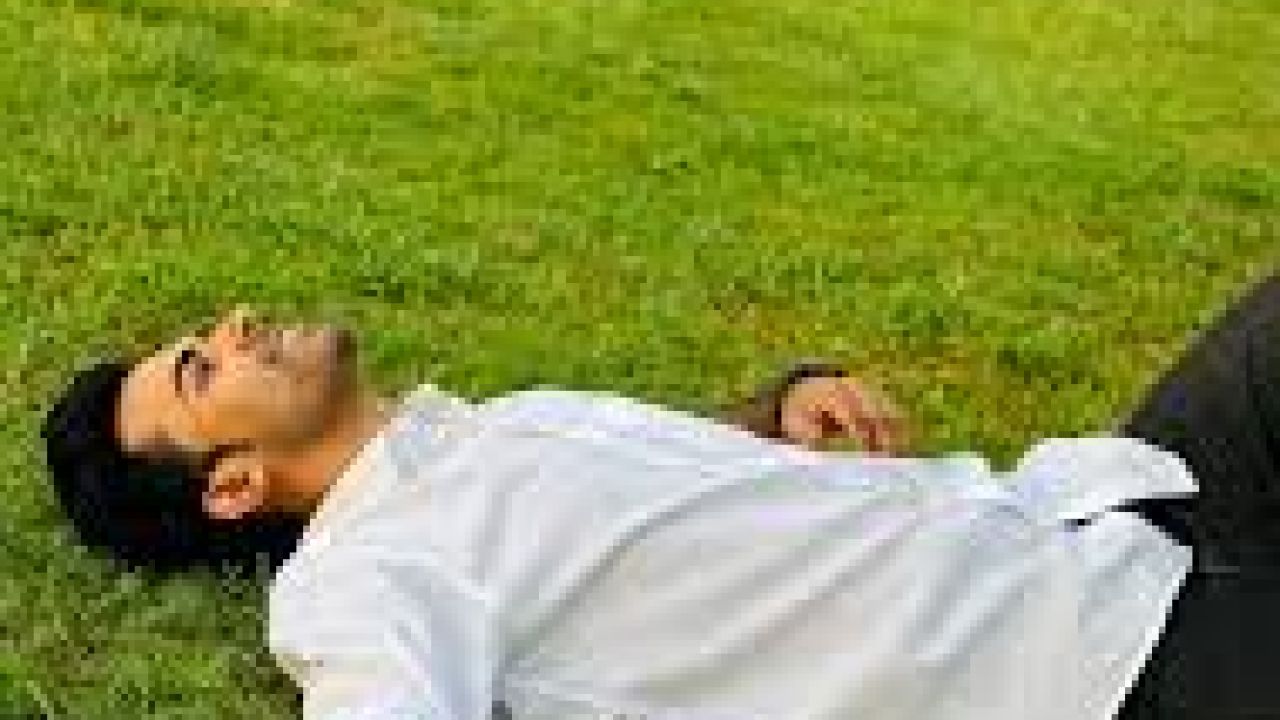 সঙ্গী ছাড়াই জীবন সুন্দর, আজ সিঙ্গেল দিবস