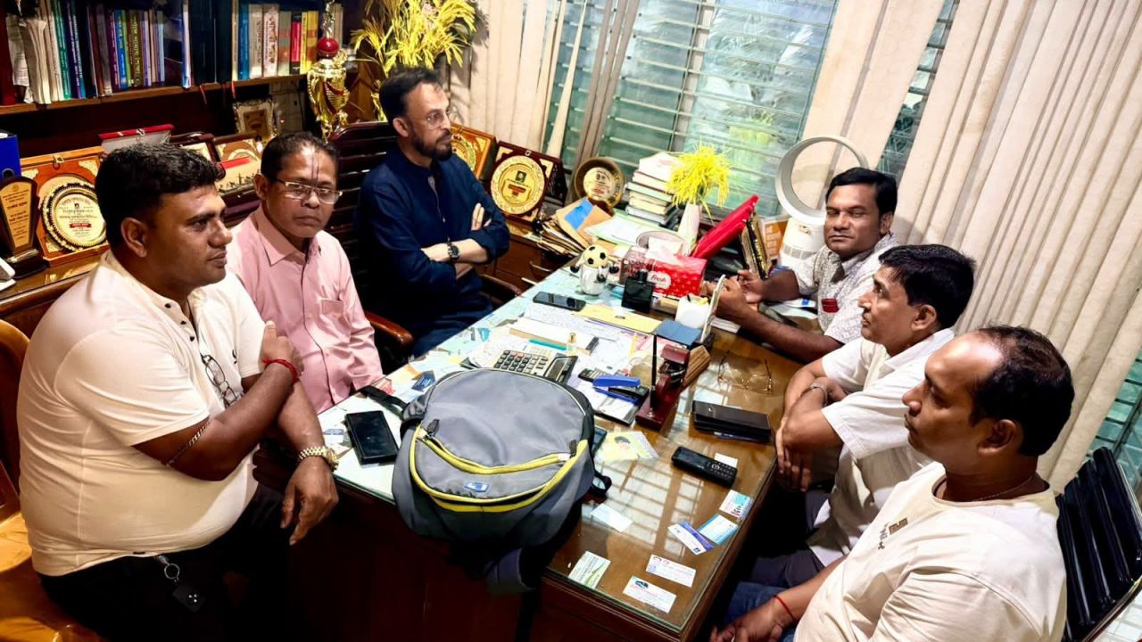  দুর্গাপূজার নিরাপত্তা ও সার্বিক সহযোগিতার আশ্বাস দিলেন বিএনপি নেতা নুরুজ্জামান লিটন