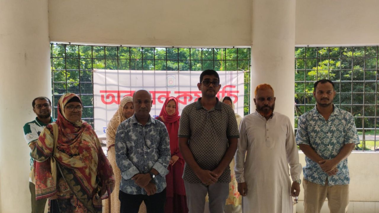 উপাচার্যের আশ্বাসে ৩১ অক্টোবর পর্যন্ত বেরোবি কর্মচারীদের অবস্থান কর্মসূচি স্থগিত 